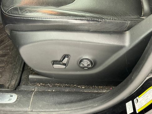 Used 2019 Jeep Cherokee Limited image 14