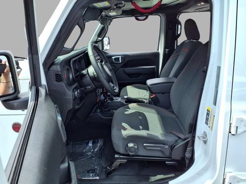 Used 2025 Jeep Wrangler Unlimited Rubicon AWD/4WD image 20
