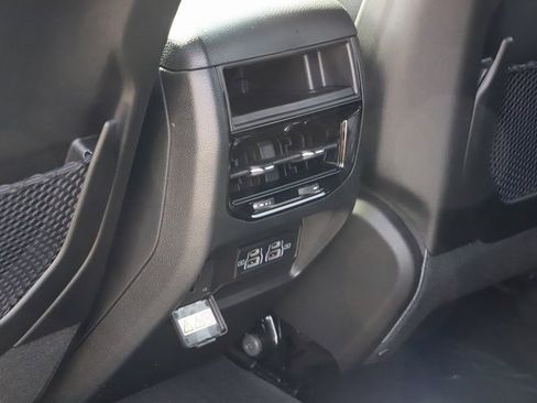 New 2025 Jeep Grand Cherokee Altitude image 17