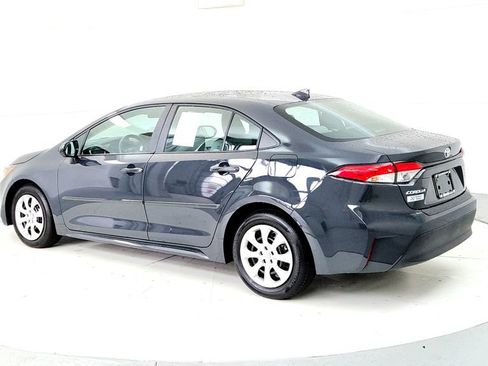 Certified 2025 Toyota Corolla LE w/ Convenience Package FWD image 4