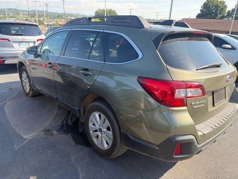 Used 2019 Subaru Outback 2.5i Premium AWD/4WD image 3