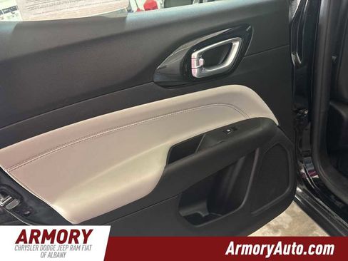 Used 2025 Jeep Compass Limited image 23