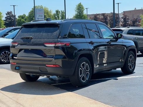Used 2022 Jeep Grand Cherokee Trailhawk AWD/4WD image 52