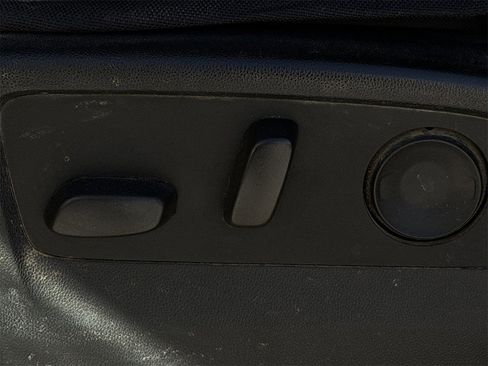 Used 2024 Chevrolet Silverado 2500 LT image 28