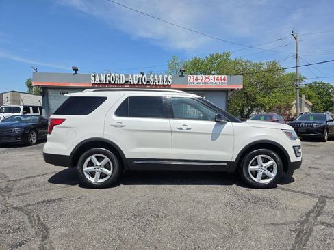 Used 2016 Ford Explorer XLT w/ Equipment Group 202A AWD/4WD image 10