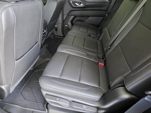 Used 2022 Chevrolet Tahoe Z71 w/ Z71 Off-Road Package AWD/4WD image 9