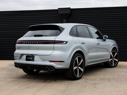 Certified 2026 Porsche Cayenne AWD/4WD image 7