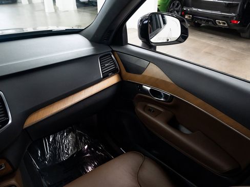 Used 2023 Volvo XC90 T8 Plus image 11