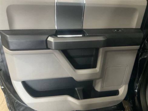 Used 2017 Ford F150 XLT w/ Equipment Group 302A Luxury image 23