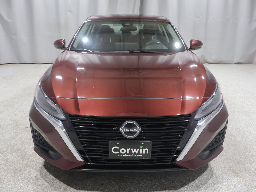 Used 2023 Nissan Altima 2.5 SV w/ SV Premium Package AWD/4WD image 7