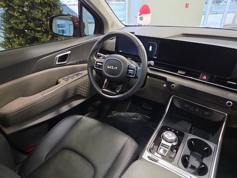 Used 2025 Kia Carnival SX image 18