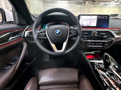 Used 2023 BMW 530i w/ Executive Package RWD image 8