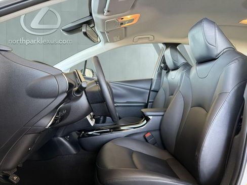 Used 2019 Toyota Prius Prime Advanced FWD image 7