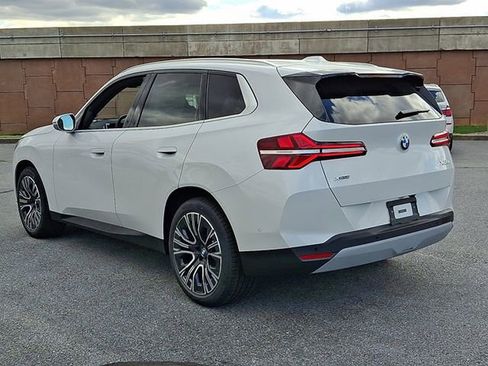 Used 2026 BMW X3 xDrive30i w/ Premium Package AWD/4WD image 3