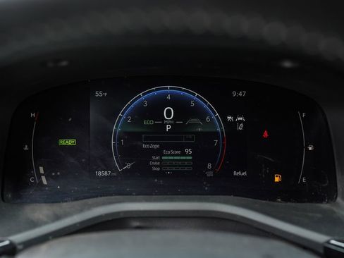 Used 2025 Toyota Camry SE w/ Multimedia Upgrade Package image 26