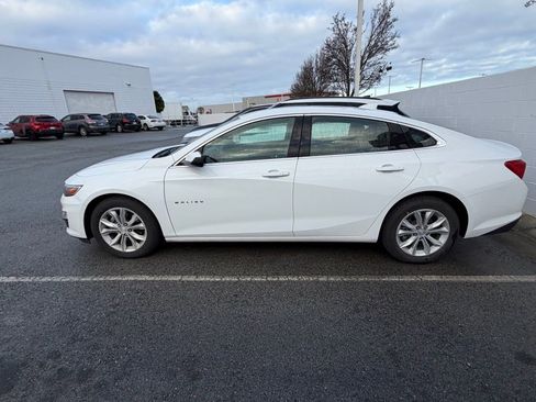 Used 2023 Chevrolet Malibu LT image 2