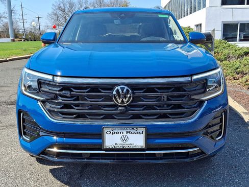 Used 2025 Volkswagen Atlas SEL Premium R-Line image 2