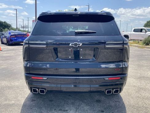 Used 2024 Chevrolet Traverse RS FWD image 6