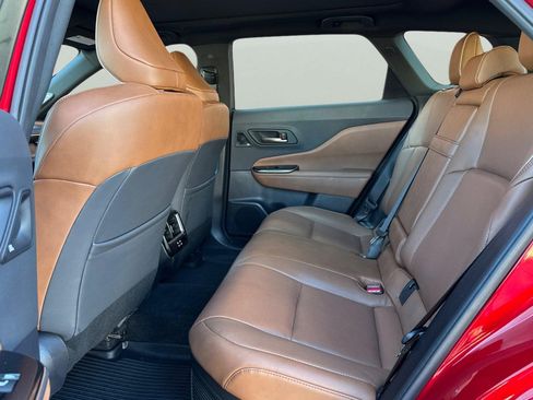 Used 2025 Toyota Crown Signia Limited image 5