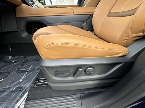 New 2026 Nissan Armada SL w/ Captain's Chari Seat Package AWD/4WD image 12