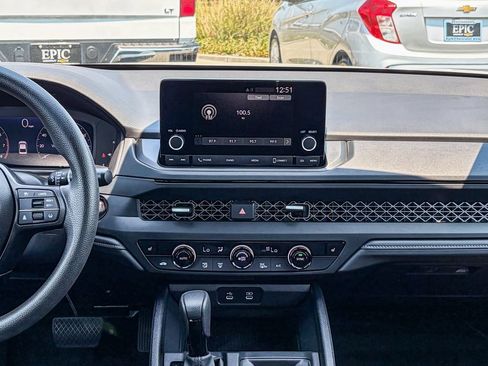 Used 2025 Honda Accord SE image 15