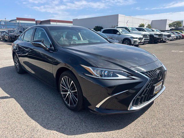 Used 2024 Lexus ES 350 w/ Premium Package FWD image 3