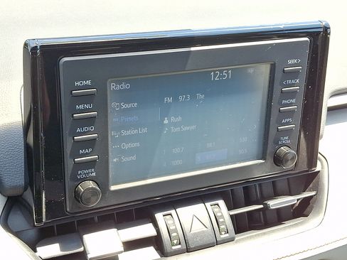 Used 2019 Toyota RAV4 XLE Premium w/ Cold Weather Package AWD/4WD image 16