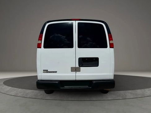 Used 2011 Chevrolet Express 2500 LS image 6