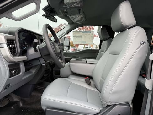 New 2026 Ford F250 XL w/ XL Off-Road Package AWD/4WD image 9