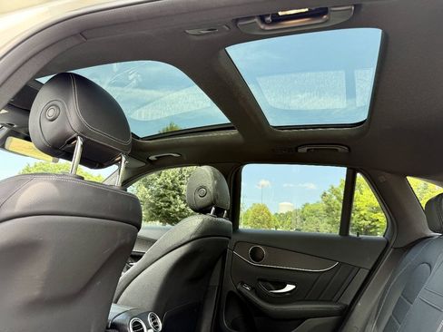 Used 2022 Mercedes-Benz GLC 300 4MATIC w/ AMG Line image 23