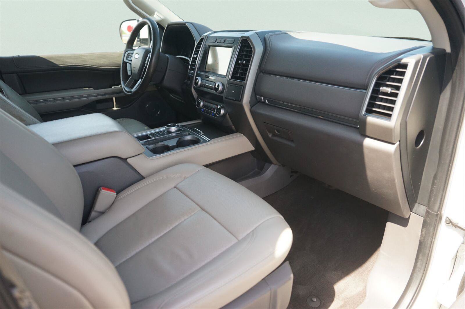 Used 2020 Ford Expedition XLT w/ Equipment Group 202A RWD image 18