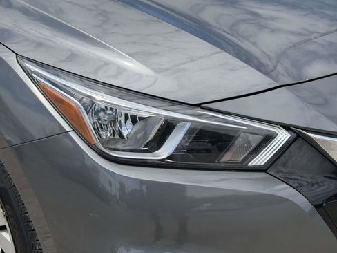 Used 2022 Nissan Versa S w/ Trunk Package FWD image 10