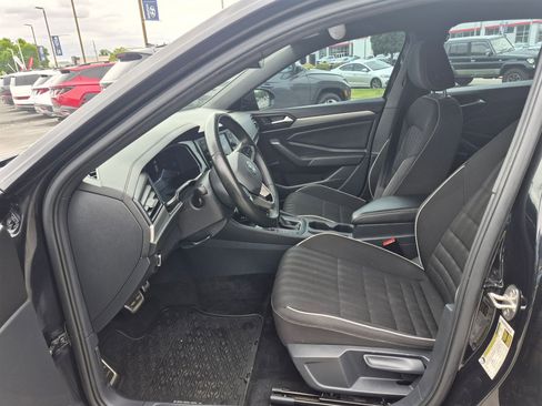 Used 2024 Volkswagen Jetta Sport FWD image 17