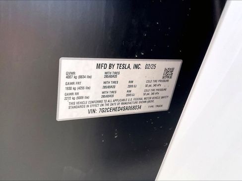 Used 2025 Tesla Cybertruck AWD Crew Cab image 32