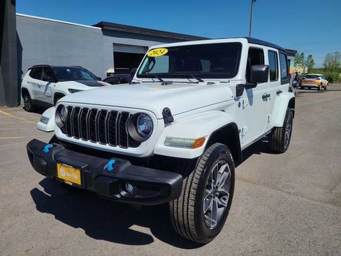 Used 2024 Jeep Wrangler Unlimited w/ Dual Top Group AWD/4WD image 1