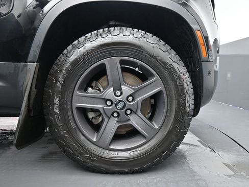 Used 2022 Land Rover Defender 110 S image 11