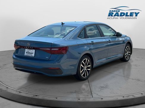 Certified 2025 Volkswagen Jetta SE FWD image 2