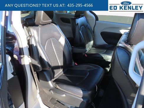 Used 2024 Chrysler Pacifica Limited FWD image 28