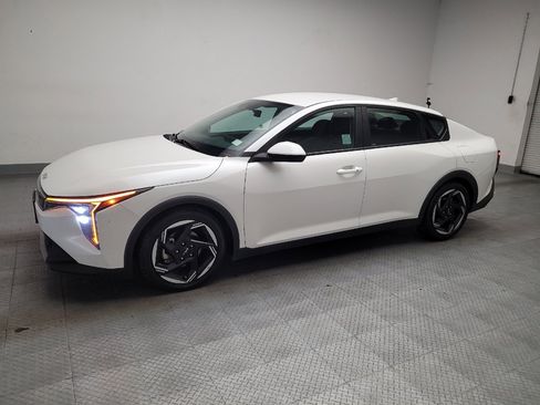 Used 2025 Kia K4 EX FWD image 2
