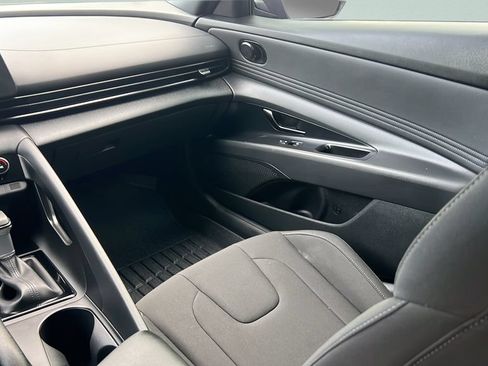 Used 2025 Hyundai Elantra Sport w/ Cargo Package FWD image 12