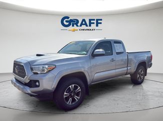 Used 2018 Toyota Tacoma TRD Sport AWD/4WD video 2