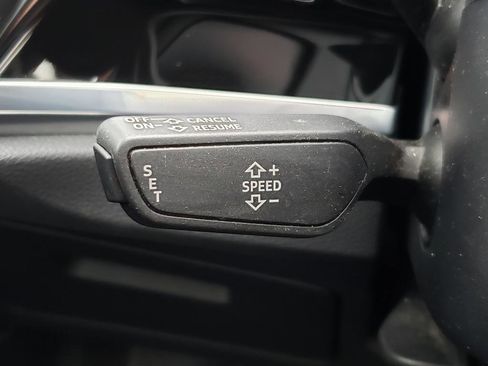 Used 2020 Audi Q3 2.0T Premium w/ Convenience Package image 21