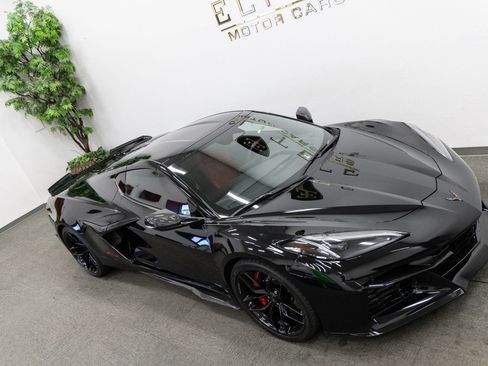 Used 2025 Chevrolet Corvette Z06 RWD image 22