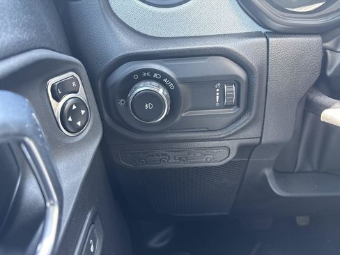 Used 2024 Jeep Wrangler Unlimited Sport AWD/4WD image 19