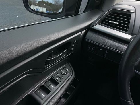 Used 2023 Honda Odyssey EX-L image 23
