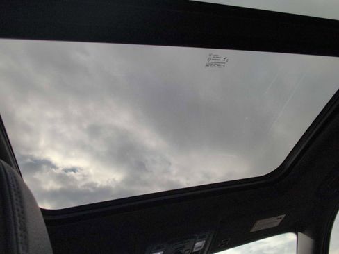 Used 2024 GMC Yukon XL Denali image 20