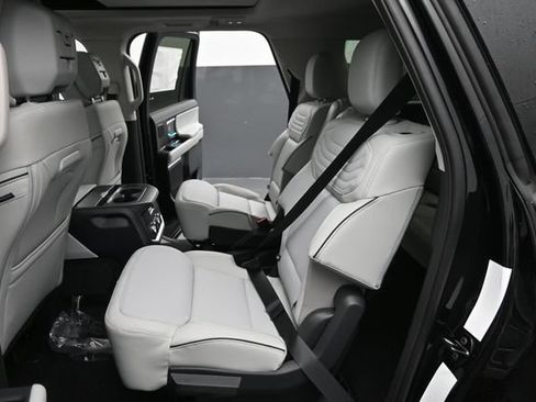 New 2026 Ford Expedition Max Platinum w/ Platinum Ultimate Package AWD/4WD image 20