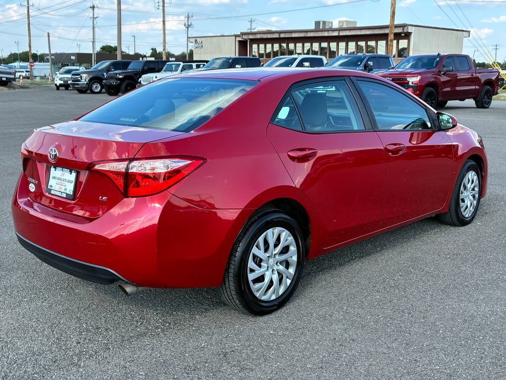 Used 2018 Toyota Corolla LE FWD image 3