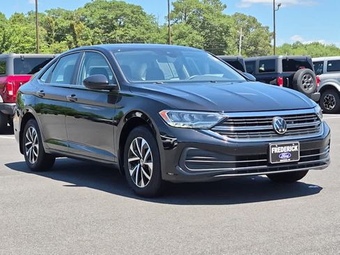 Used 2024 Volkswagen Jetta S FWD image 2