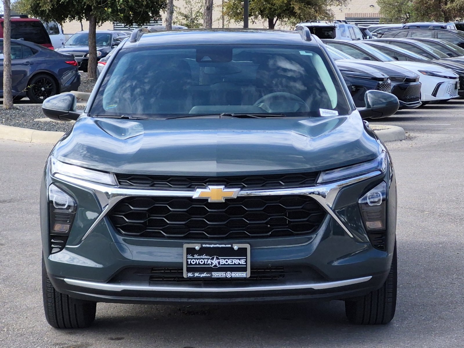 Used 2026 Chevrolet Trax LT FWD image 8